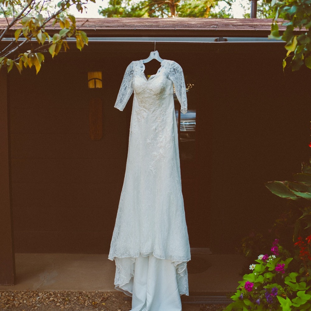 💍🤍David’s Bridal Wedding Dress (Size 10)💍🤍